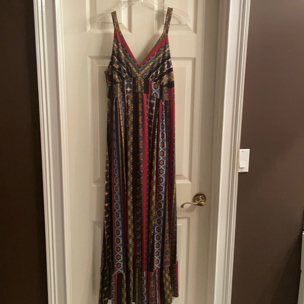 Tahari maxi dress Size small. NWT